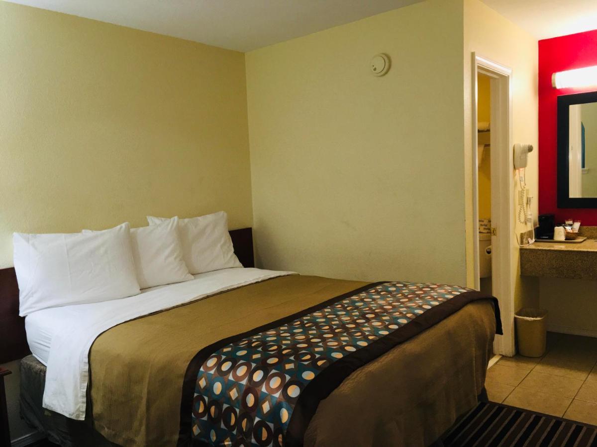 Suite 16 Motel Gore Kültér fotó